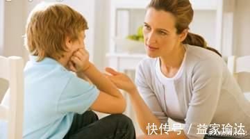 孩子|8岁男童拿“小金人”当玩具,家长崩溃,网友:“练个小号吧”