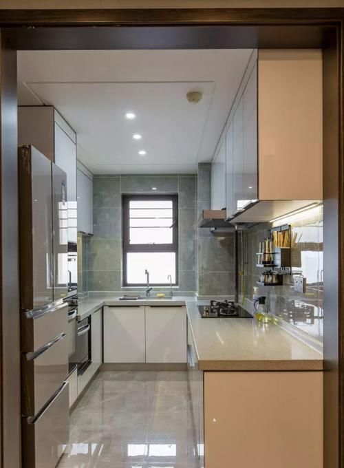 墙面|109平三室一厅,性价比超高的装修,兼具了舒适与实用