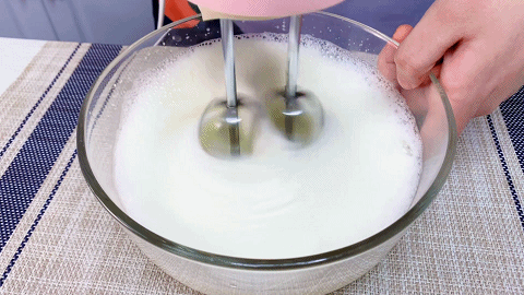 告诉你3个诀窍，在家也能做出梅莓小蛋糕