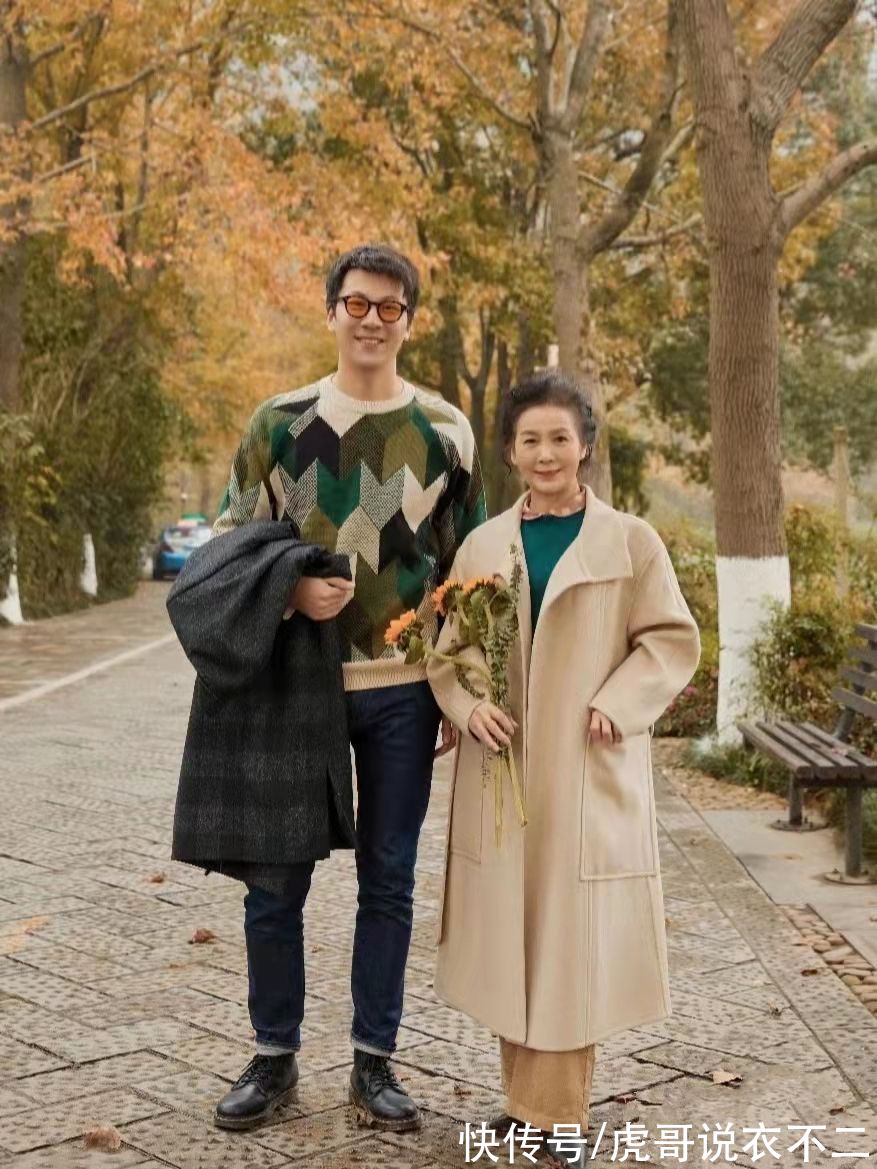 乐福鞋|冬季穿“呢大衣”更优雅，瞧这位60+素人奶奶，每套造型都显气质