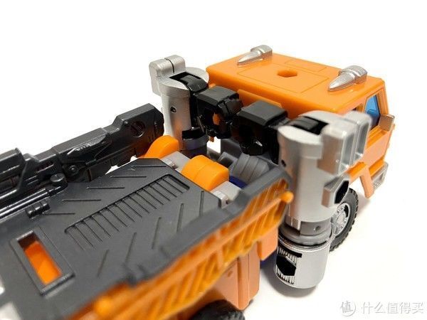 车形态|变形金刚玩具 篇三十七:这个小家伙不简单——王国鲁莽把玩分享