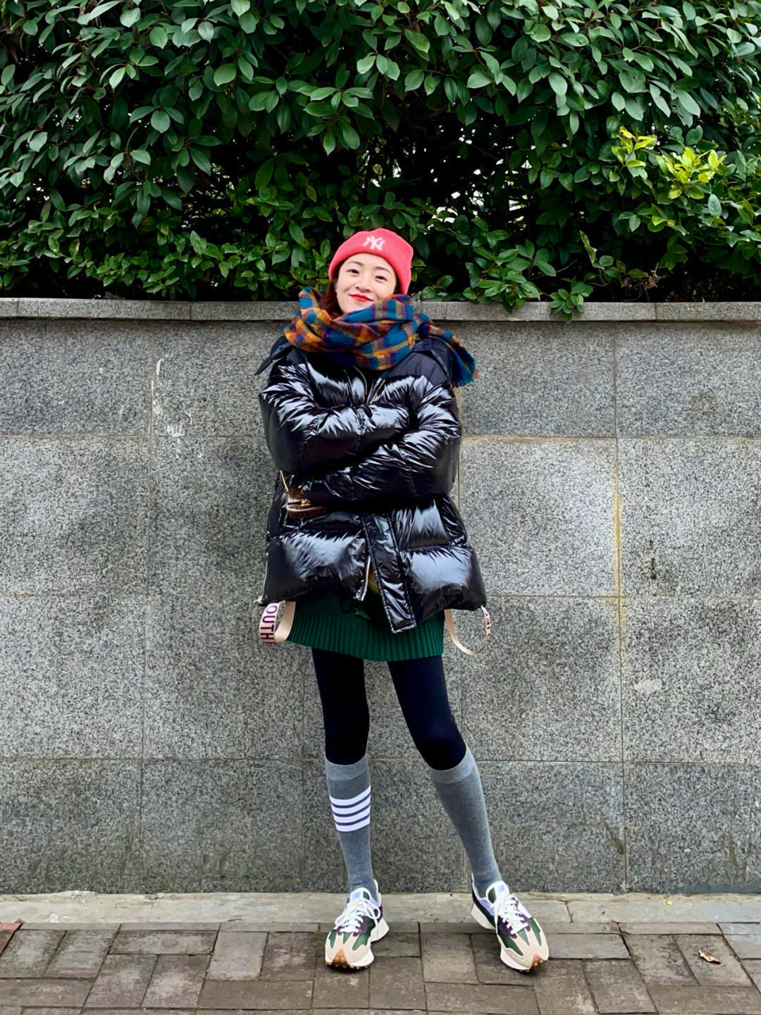 黑白配 简单的黑色羽绒服低调又大气,今冬备上一件,长款短款都好看