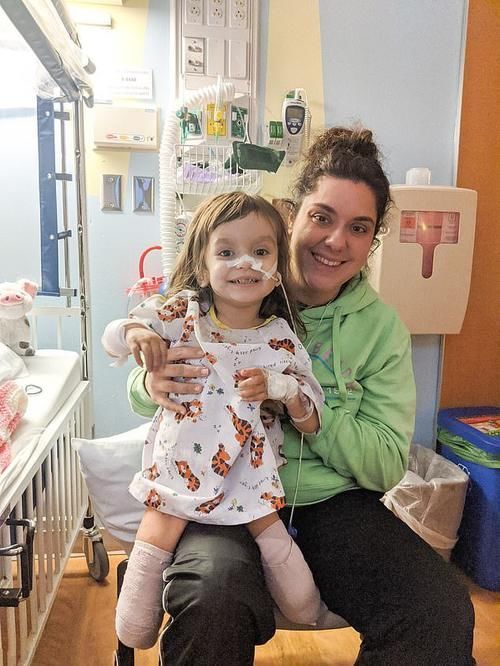 双腿|2岁女孩总发烧家人以为是感冒，送进医院却被立即截去双腿