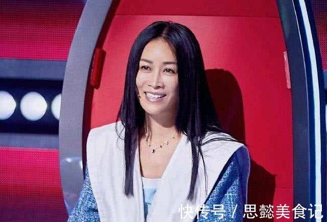 中国好声音：黄霄云转身两次救不了选手，小导师的存在有何意义？