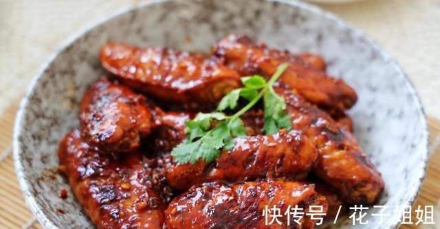 特别好吃的鸡翅做法,做法简单,香味更浓郁,让你越吃越香!