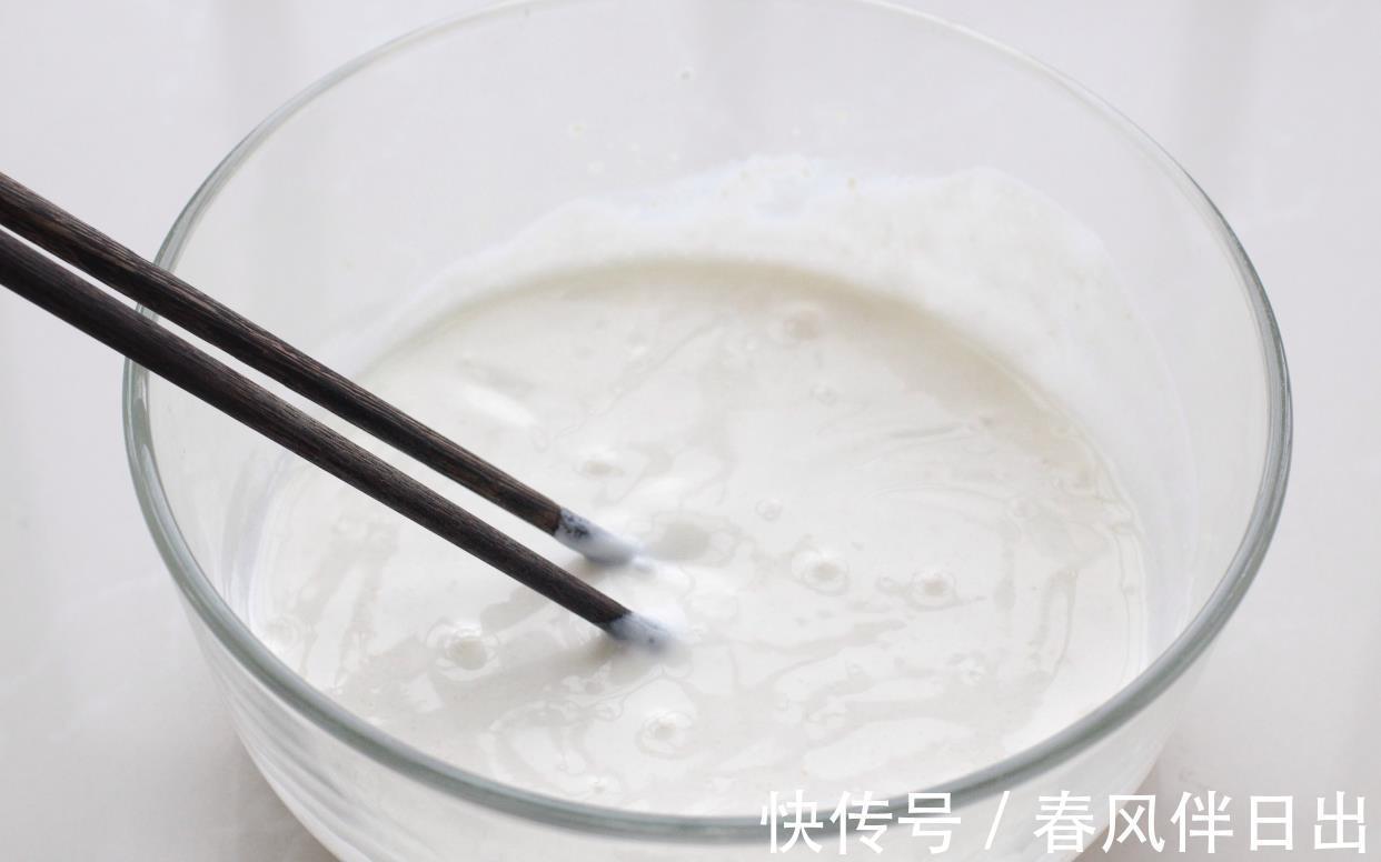 酸奶|不加一滴油,用平底锅就能做的酸奶烤饼,健康美味犹如面包般暄软