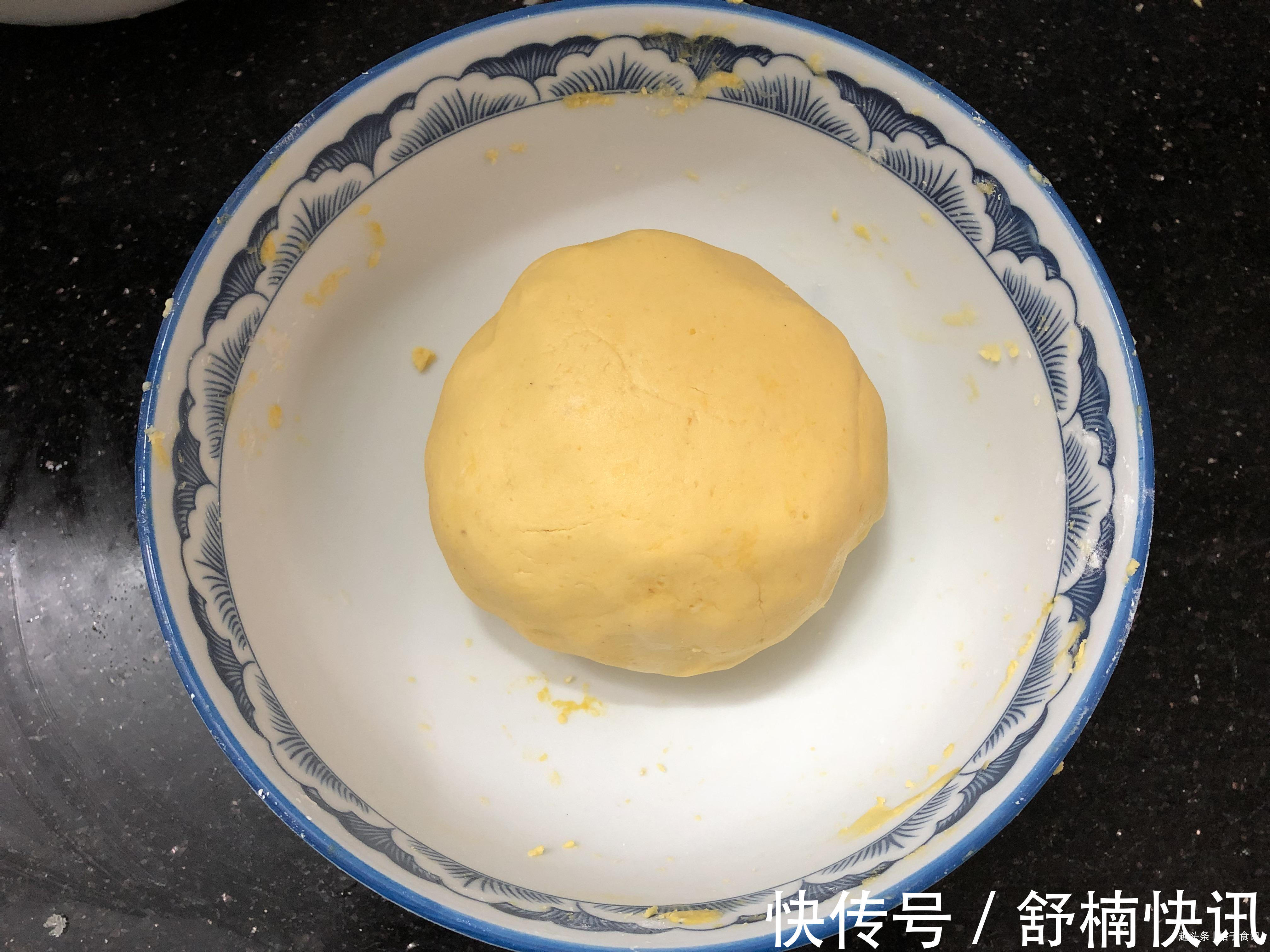 糯米粉|南瓜最好吃的做法，加上糯米粉拌一拌，香甜软糯，上桌家人抢着吃