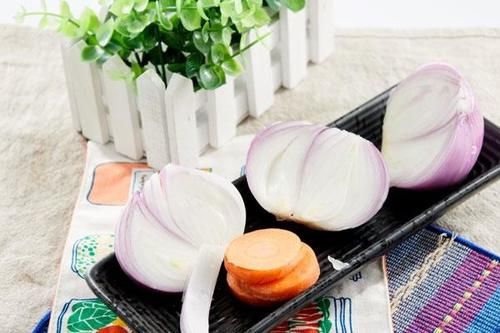 蔬菜皇后洋葱，对人体有哪些好处呢？生活中怎么吃才对呢？