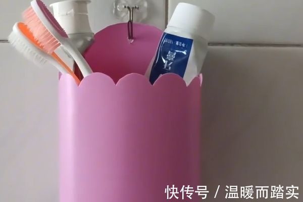变废为宝|洗发水瓶不要扔，瓶身切一刀，放在卫生间，全家人都要抢着用