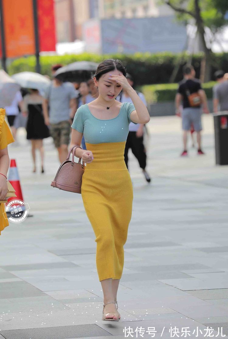 身材 穿上真丝连衣裙,让造型美感升级,身材匀称