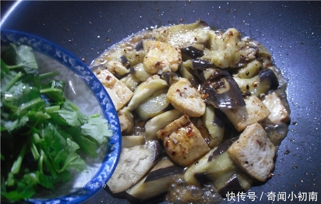 开胃|常给老人和孩子做此菜,开胃不上火,营养又健康,拌饭吃特香