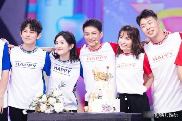 吴昕在《快本》唱歌跑调,在《浪姐》却魅力四射,这些都是人设