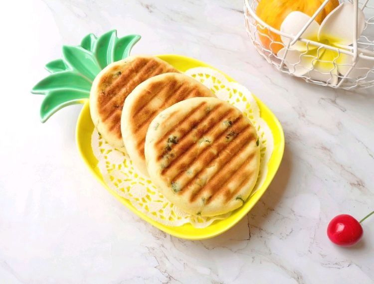 教你做家庭版的发面葱油饼,松软可口,比面包还好吃