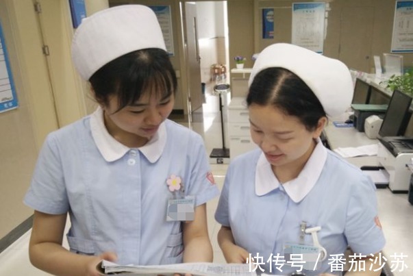 两个儿子|60多岁乳腺癌大妈，2年一人住院治疗，16名“护士女儿”轮值家属