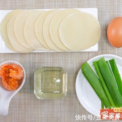 葱油饼|这道脆虾葱油饼一上桌，我的筷子就没停过