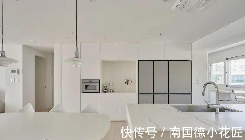 书桌|坚守自己的装修准则:简装为主,7个细节,再多住20年仍是经典