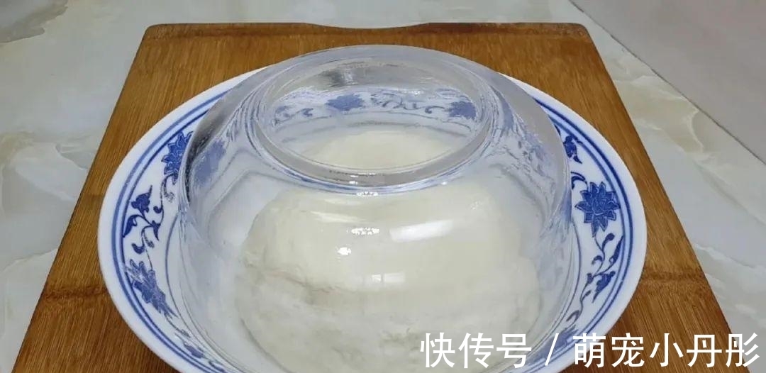 面粉|面粉这做法太香了,开水一烫,焦脆又空心,比油饼鸡蛋饼好吃几十倍