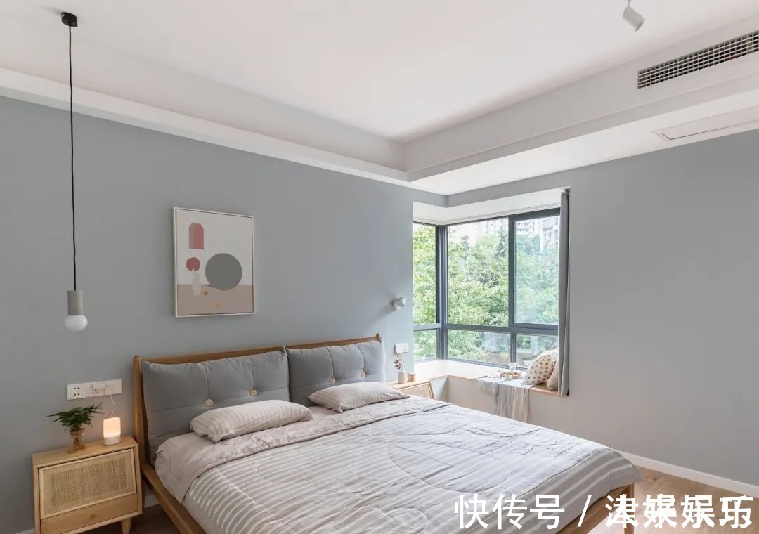 床头柜|103㎡现代简约,留白+原木+绿植,让生活悠闲舒适有故事