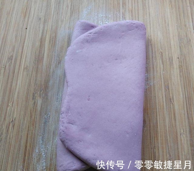 紫薯泥|一次发酵的紫薯千层发糕,颜色美美哒,层次也很多!