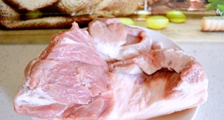 猪肉别再用清水洗,学会这个“绝招”,脏东西自己跑出来,不知道就太可惜