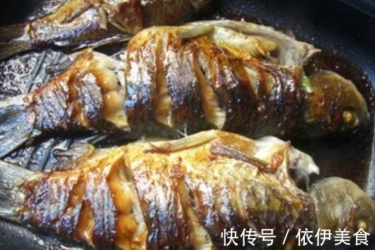 炖鱼时,聪明人从不放料酒和啤酒,加点它,鱼汤更浓白还无腥味
