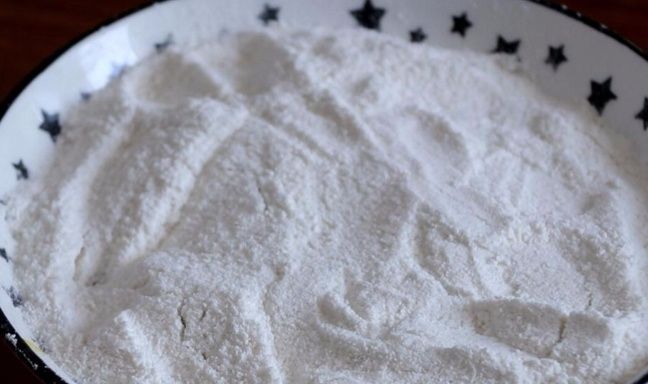 面粉|想吃咸蛋黄不要出去买，教你在家做，香到流油，2天就腌好