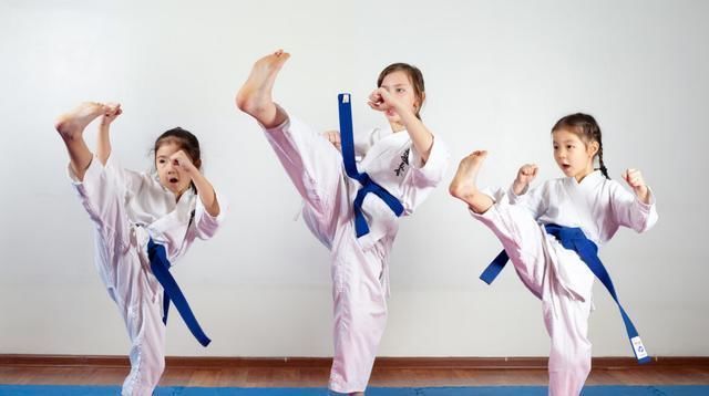 特点|孩子腿部有这2个“特点”,“大长腿”跑不了,你的孩子有吗