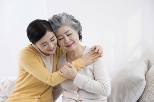 大妈|56岁大妈甘油三酯过高,每天吃一果,血液不稠,血脂“悄悄”降了