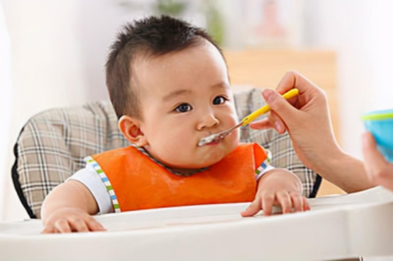 辅食界|鸡蛋羹是辅食界的大众餐,为啥少给宝宝吃?听听儿科医生怎么说