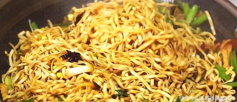 河南蒸面条好吃有窍门，详细步骤教给你，好看又好吃，太香了