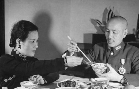 蒋介石|老蒋的一日三餐都是吃的什么请客吃饭的最高规格竟是她下厨