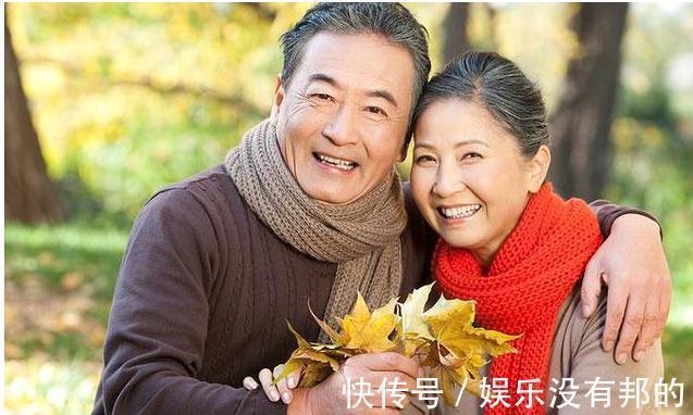 热水泡脚|现在的老年人是如何闯过73、熬过84岁两个坎的呢?看完涨知识了