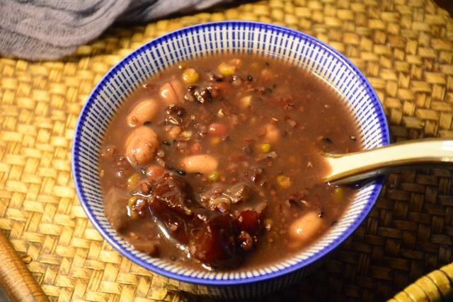  腊八粥里都有哪八样食材？教你正确做法，香甜糯滑，营养又好喝