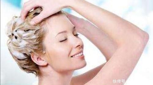 阿司匹林|洗头发前多加一步,7天不洗头依旧清爽不油腻,还能去头皮屑