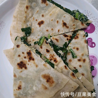 金黄带|简单懒人菜韭菜鸡蛋饼，打败周一综合征