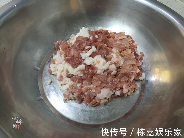 鲜嫩|饺子想要好吃，调馅是关键，饺子店老板教你调馅技巧，鲜嫩多汁