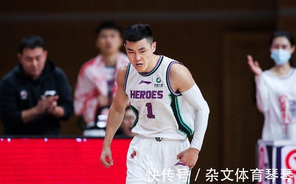 山东男篮|赢得莫名其妙!23分到5分,CBA主帅迷之自信,高诗岩准3双救主!