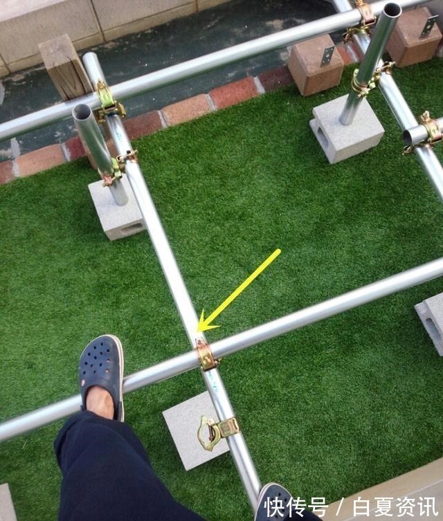 露天甲板|我家要是有个大院子，我也在门前铺一层钢管抬高，露天甲板好结实