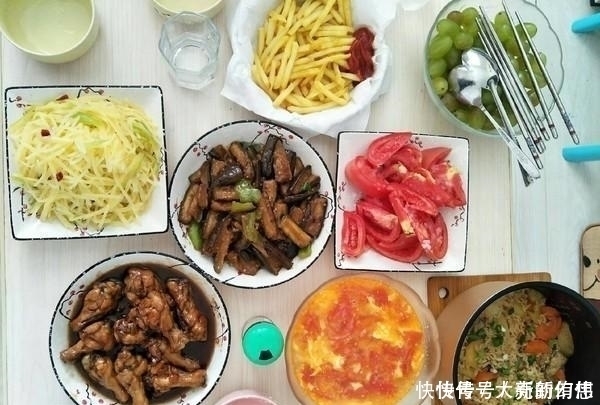 乌黑|这菜是“碱性食物”，女人常吃，嘴巴不臭，头发乌黑，皮肤也嫩了