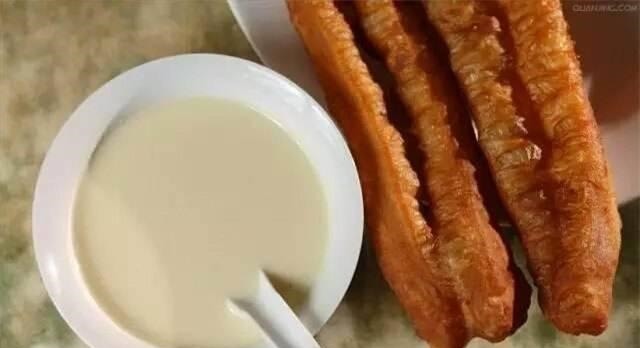 牛奶+鸡蛋|45岁后，懂得吃很重要！建议：早餐“三忌口”、晚餐“四不要”！