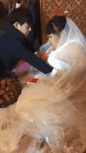 |搞笑GIF：太高兴了 据说新娘当时都开心的哭了