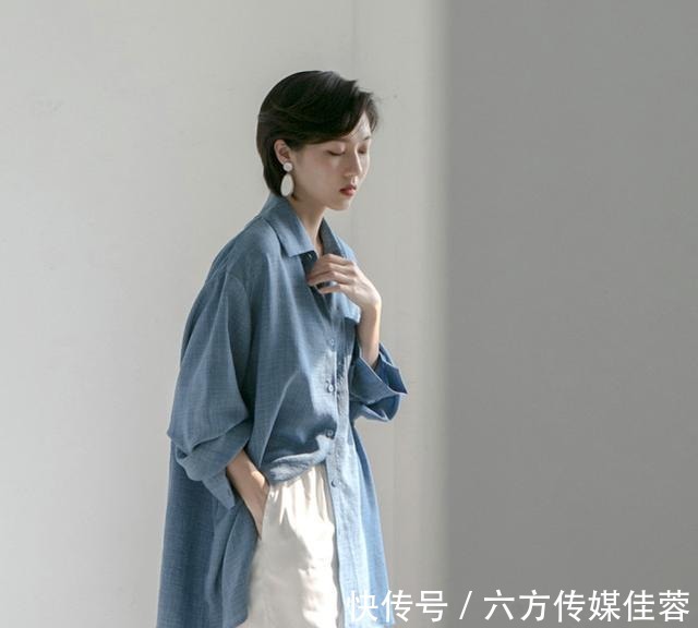 蓝色|“雾霾蓝”可显高级感了，照着这3点穿搭思路，显白又显质感