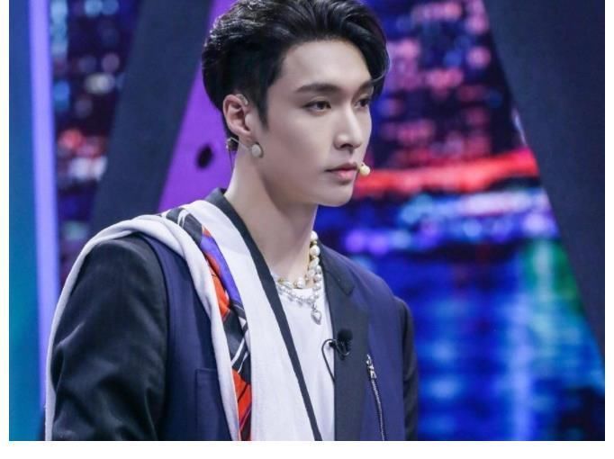 蘑菇|这才叫真朋友！黄渤做客蘑菇屋，犀利评价张艺兴的菜和音乐作品