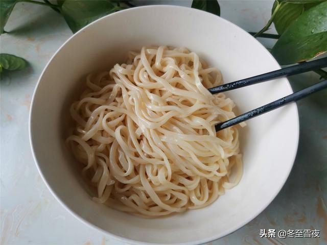 味道|在家煮方便面，不如这样做面条，不用放肉和鸡蛋，味道嘎嘎香