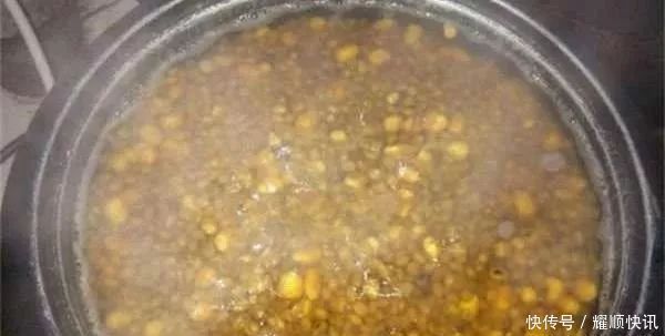 野钓必杀饵料,通杀青草鲤,大鱼一条接一条,拉杆到手臂疼