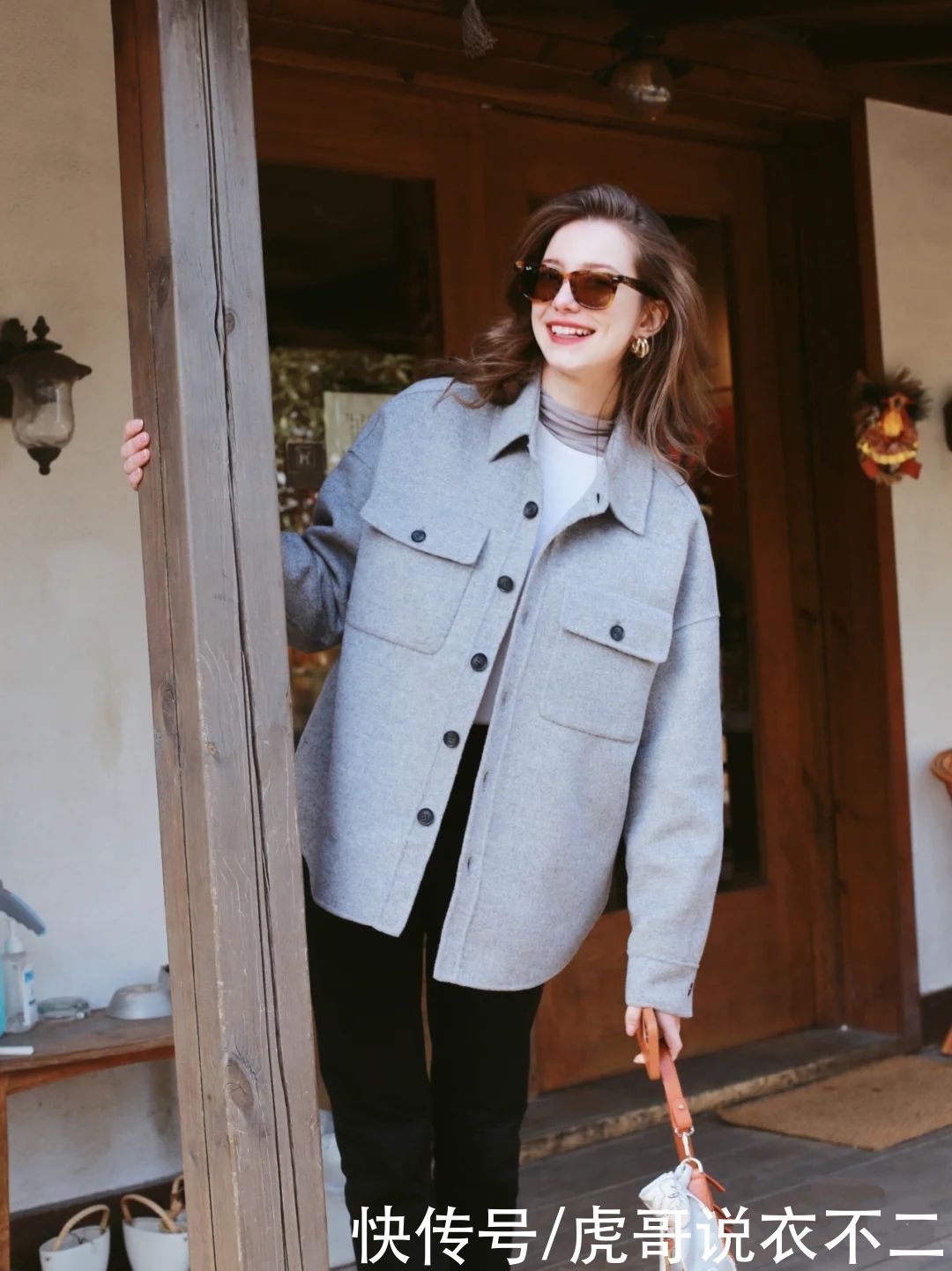 长得美就算了，还是搭配高手，这位俄罗斯美女每套冬装都好优雅