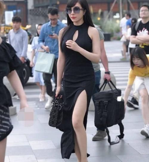 优雅 姿态优雅的连衣裙美女,长裙飘飘,妩媚动人!