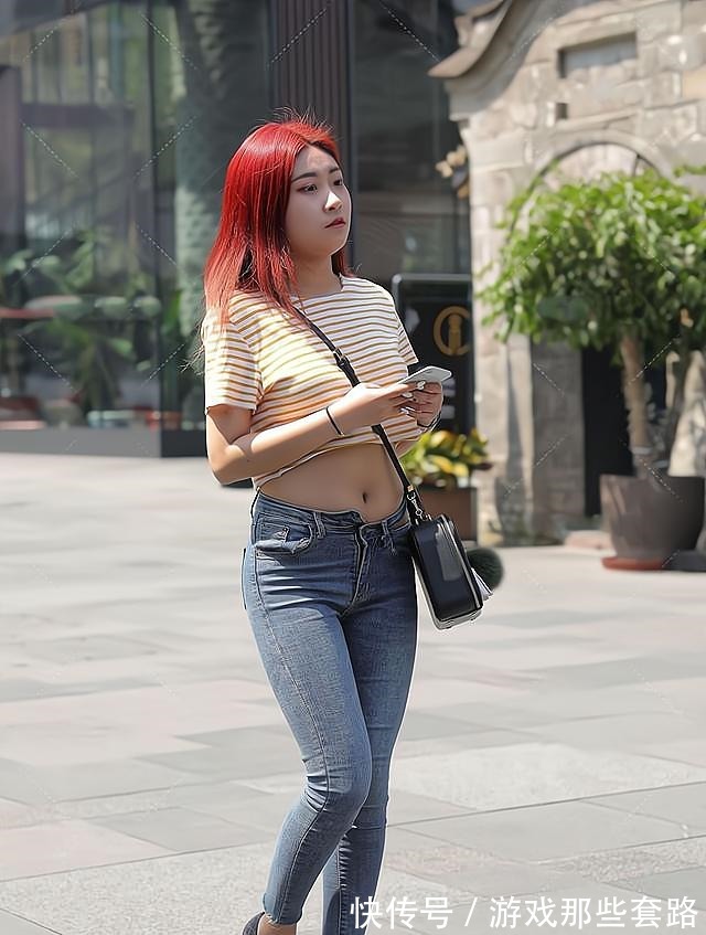 搭配 条纹T恤搭配低腰牛仔裤,修身又显瘦,更适合身材微胖的女生!