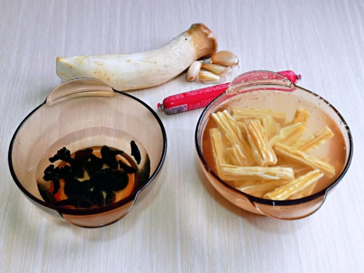 黑木耳|木耳和腐竹搭配一起炒，营养又鲜美，清新爽口又解腻，太好吃了