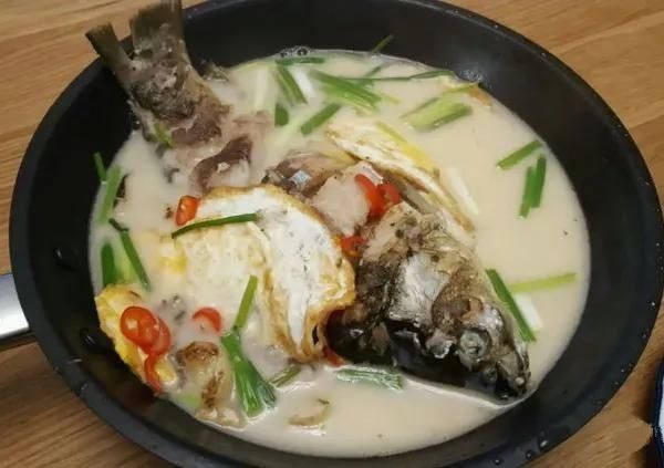 寒冷的冬天不妨试试这10款鱼汤，简单鲜美口味多，保健养生易消化